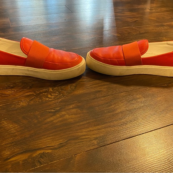 Ugg Red Slides Women’s Size 9 - Picture 2 of 4